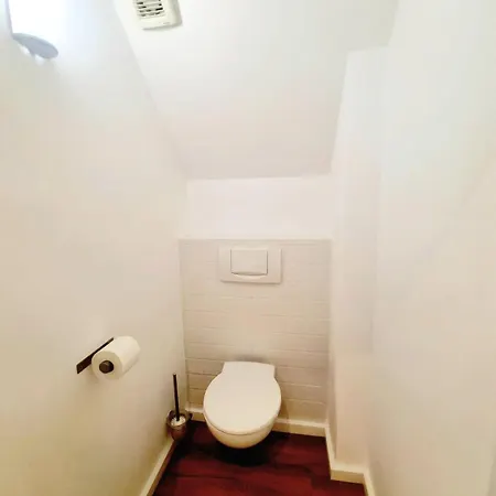 Contemporary 2 Bedroom With Parking Space Apartman